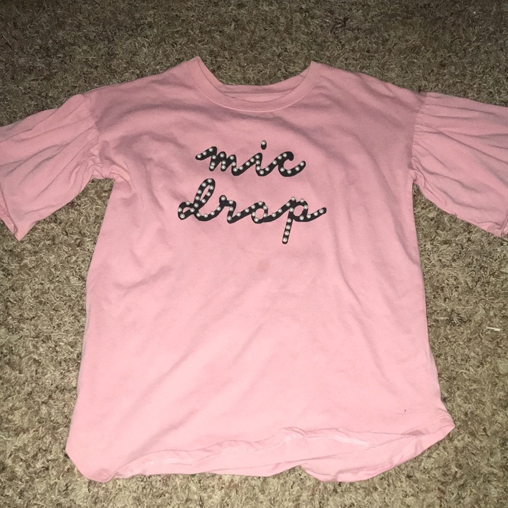 Pink, short puffy sleeved t-shirt, with little pearl beads